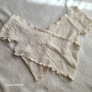 Lane Tree stretchable cross cropped on or off shoulders tops. Size Small,white